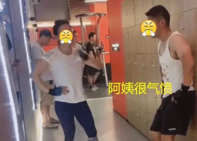 健身房私教是帅哥_帅哥大基私杂志_帅哥胸肌被虐微博私杂志
