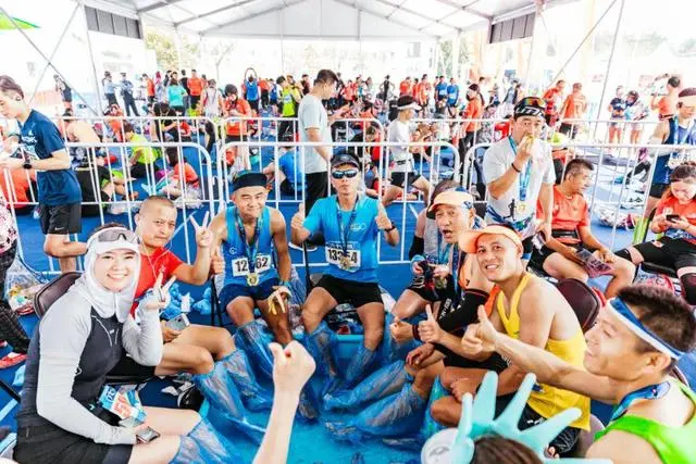 衡水马拉松2019官网_衡水马拉松冲刺比赛_衡水马拉松视频