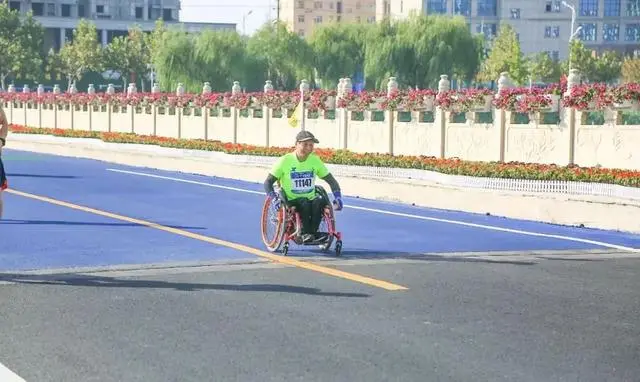 衡水马拉松视频_衡水马拉松冲刺比赛_衡水马拉松2019官网