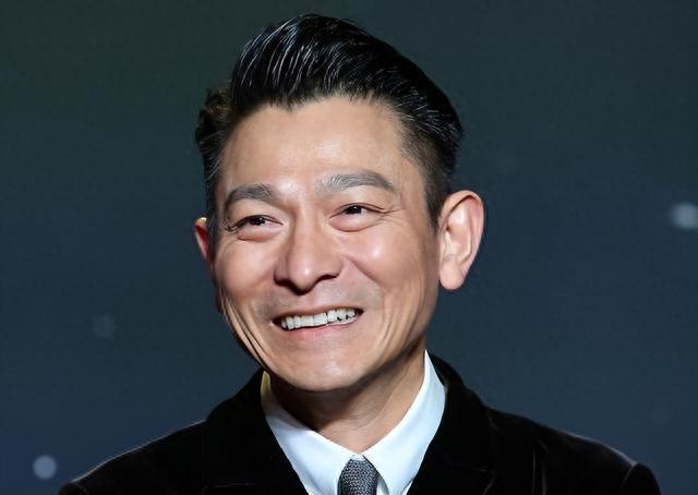 健身男星_男明星健身保持年轻_常年健身的男明星